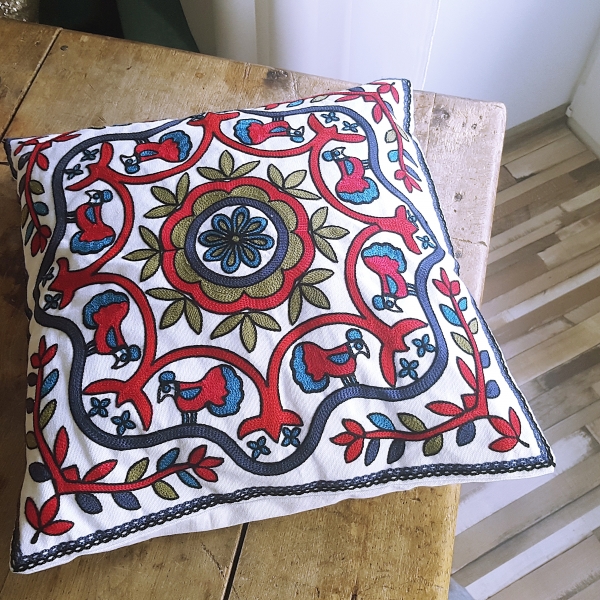 Red and navy decorative pillowcase